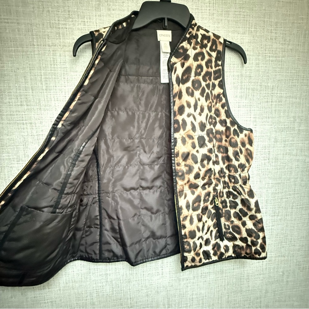 Chico’s Women’s Leopard Print Reversible Puffer Vest - Picture 3 of 11